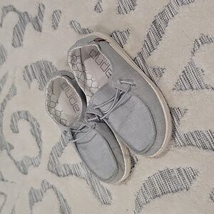 Girls or boys hey dudes